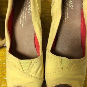 Toms Yellow Wedges